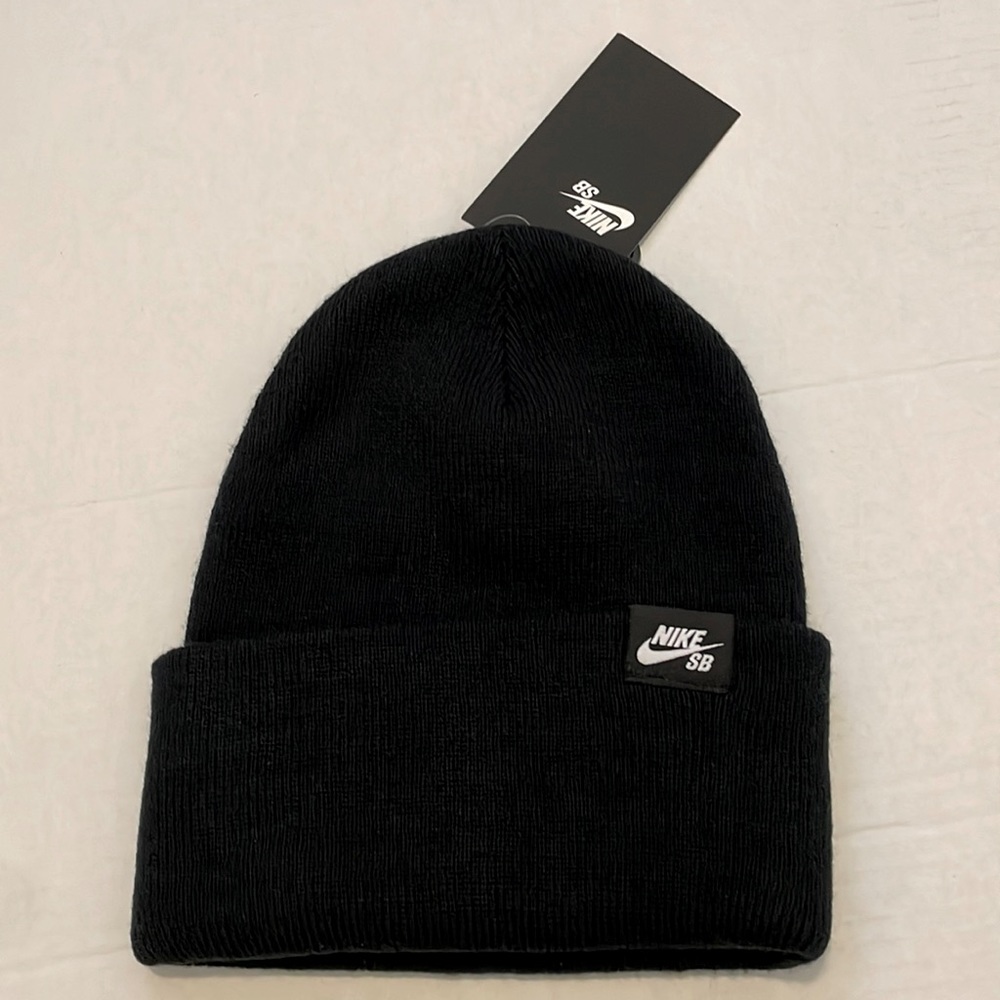 NIKE SB FISHERMAN BEANIE BLACK. - Picture 1 of 8